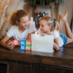 ПОЧЕМУ РОДИТЕЛИ ВЫБИРАЮТ ОНЛАЙН — КУРС?